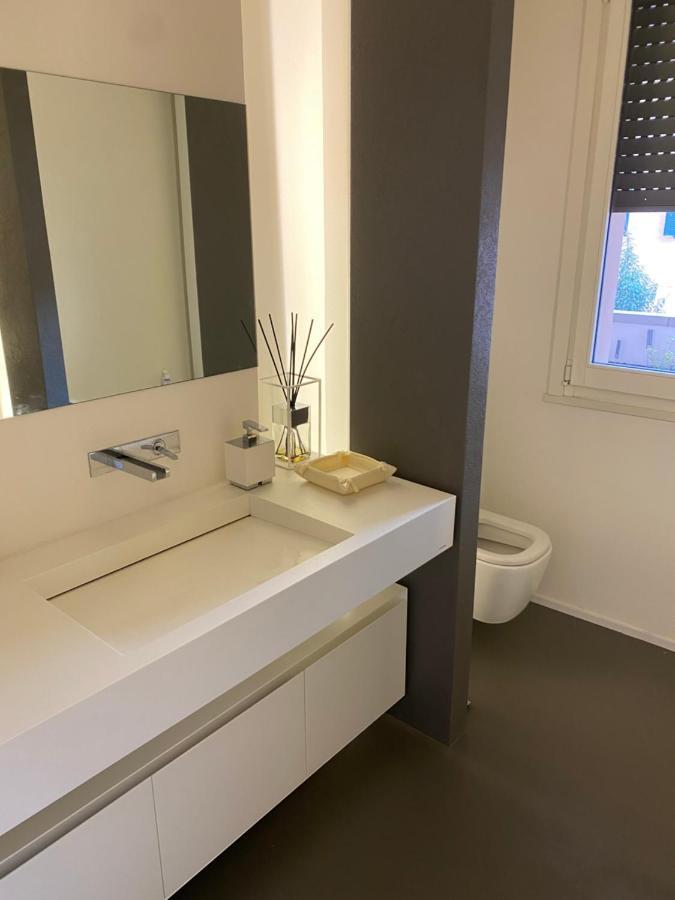 Via Cortirola Luxury Apartment Pesaro Luaran gambar